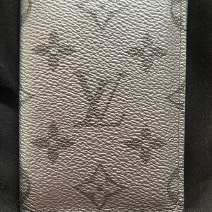 Louis Vuitton Metallic Silver Card Holder only used a handful of times. $400 OBO
